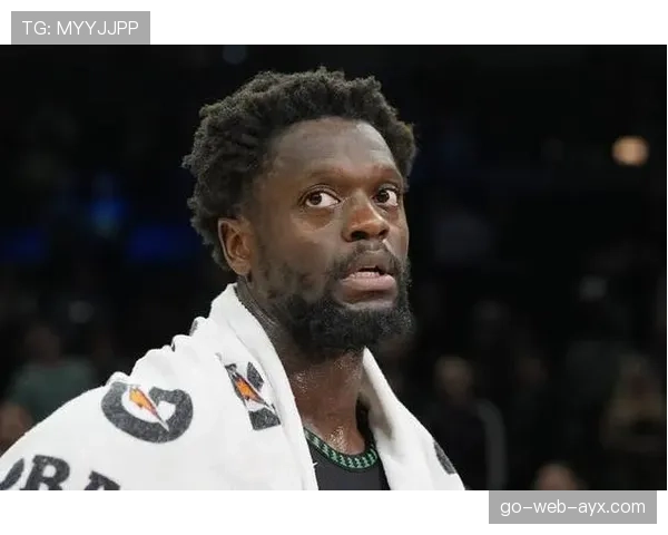 兰德尔无球效率下滑,对比上赛季得分结构明显失衡 兰德尔无球效率下滑,对比上赛季得分结构明显失衡